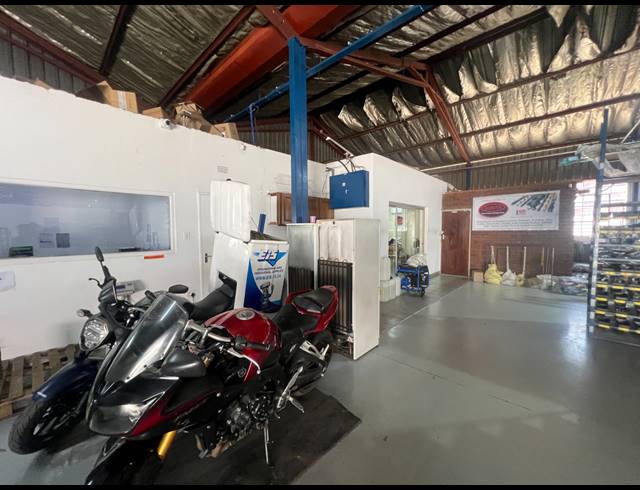 1,300M² FACTORY TO LET IN ALRODE SOUTH
